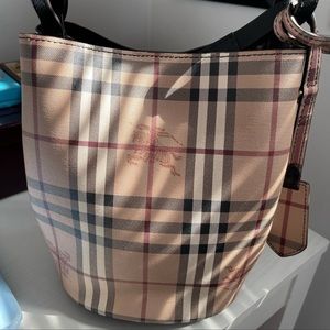 Burberry Haymarket - Bucket Bag